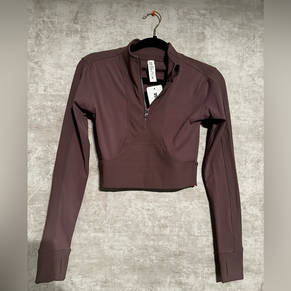 NEW GOLD HINGE ATHLETIC PURPLE TOP